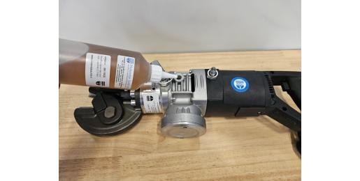 Spuitfles bijvul olie voor hydr. machine (0,5 liter)